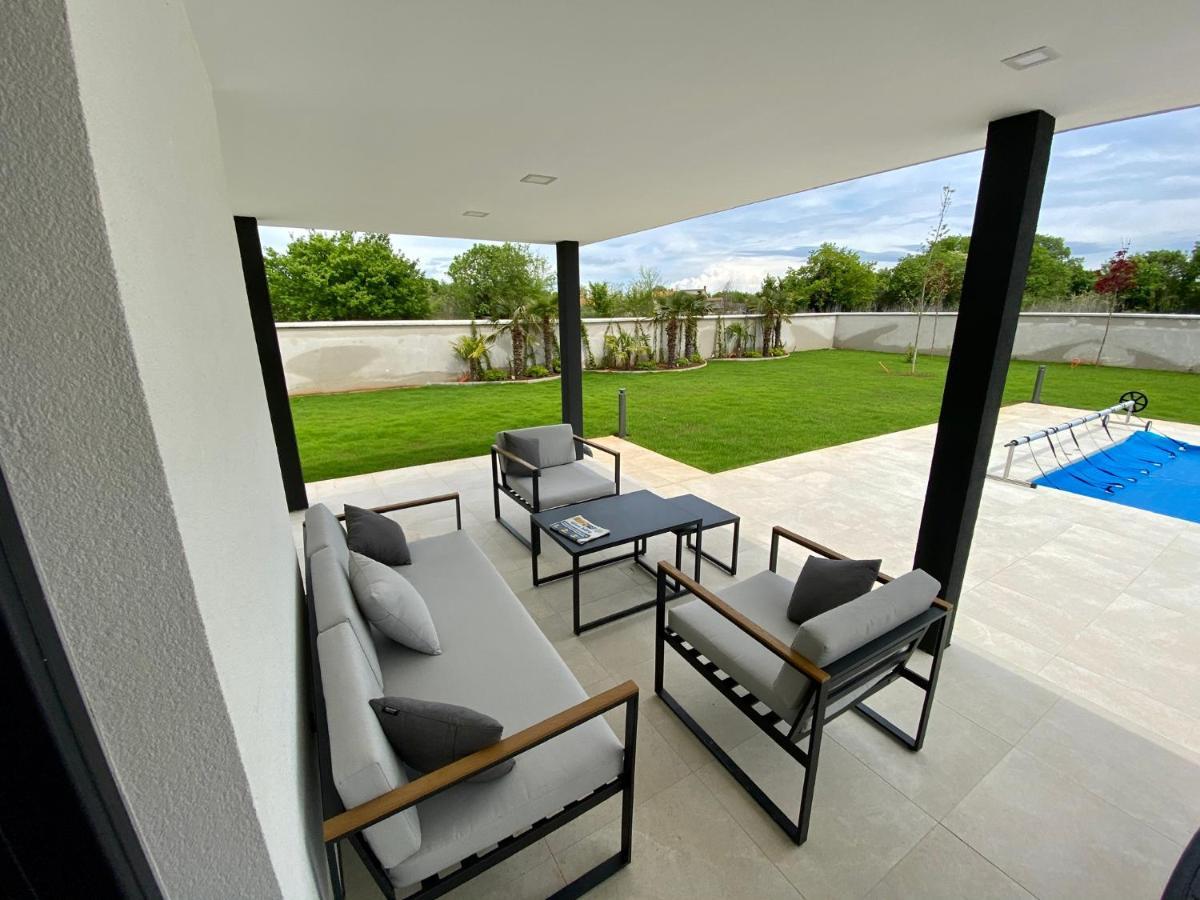 Villa Eni Medulin Sisan Heated Pool Exterior foto