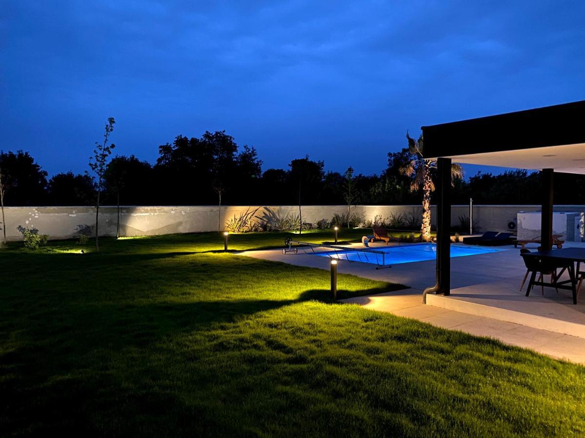 Villa Eni Medulin Sisan Heated Pool Exterior foto