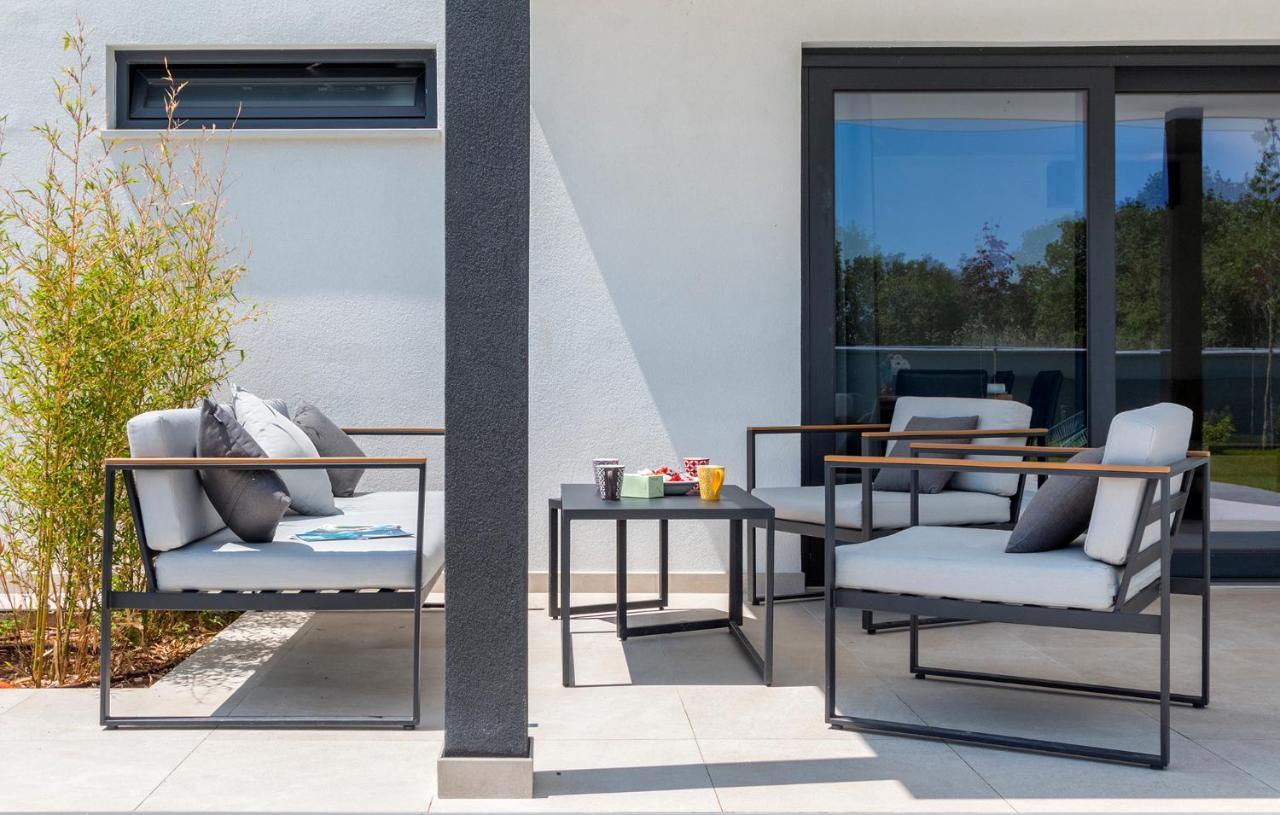 Villa Eni Medulin Sisan Heated Pool Exterior foto